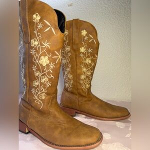 Floral Embroidered Tan Cowboy Boots